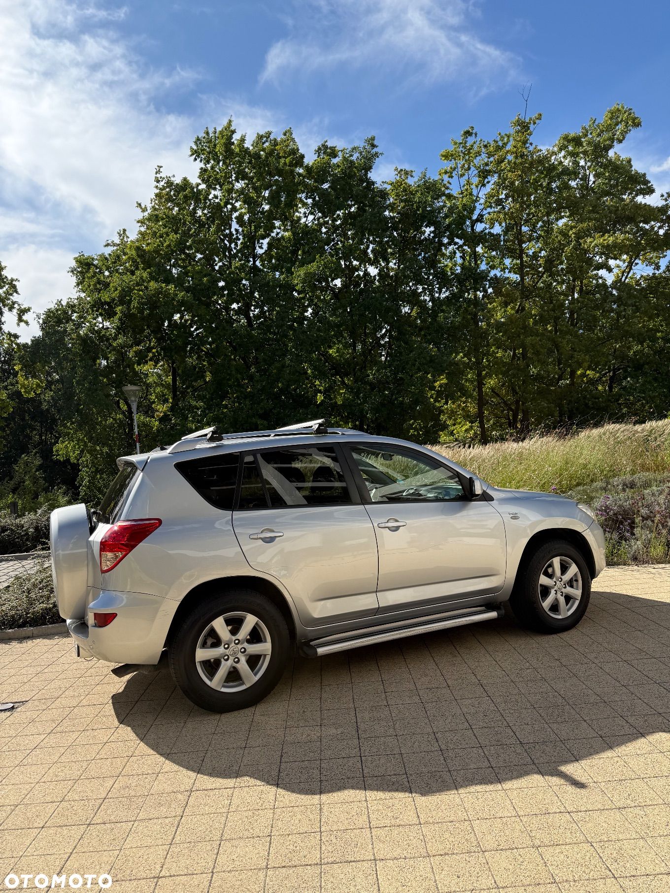 Toyota RAV4 - 1