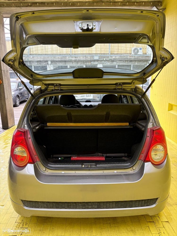 Chevrolet Aveo 1.2 L - 12