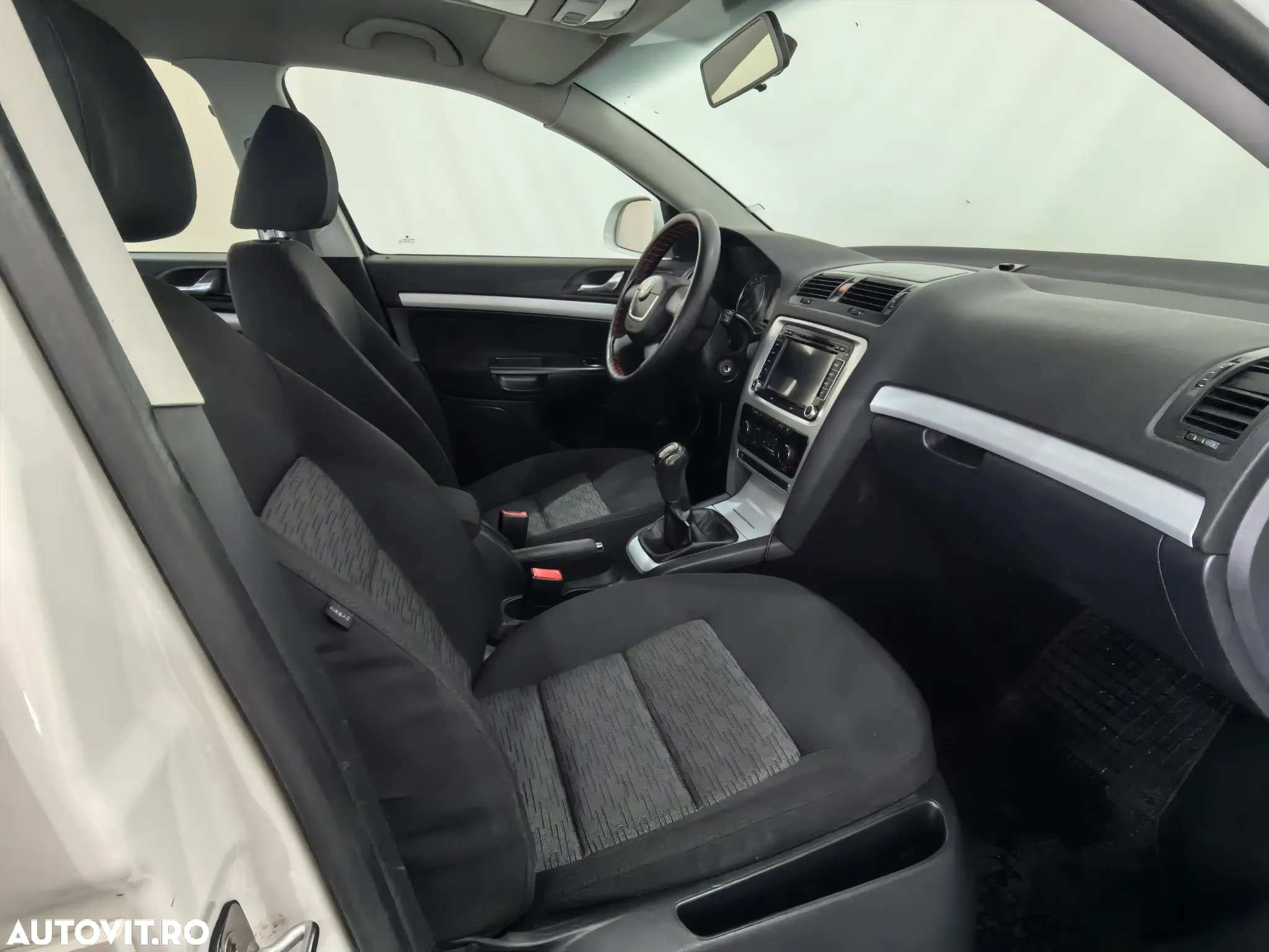 Skoda Octavia 1.6 TDI Ambiente - 26