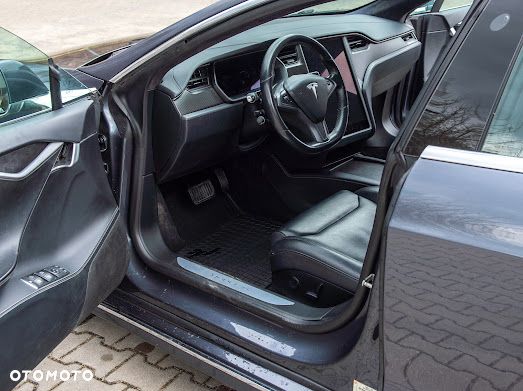 Tesla Model S - 12