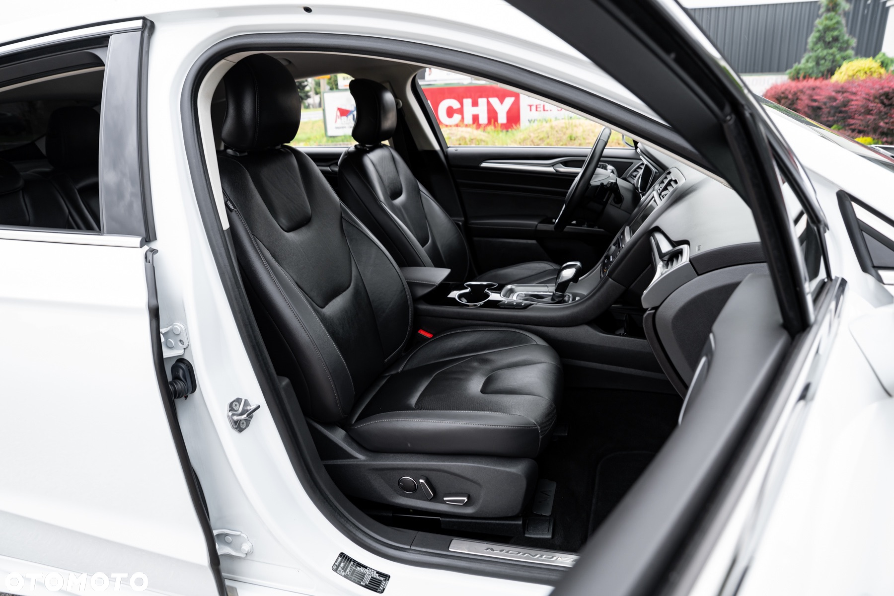 Ford Mondeo 2.0 TDCi ST-Line X 4WD PowerShift - 25