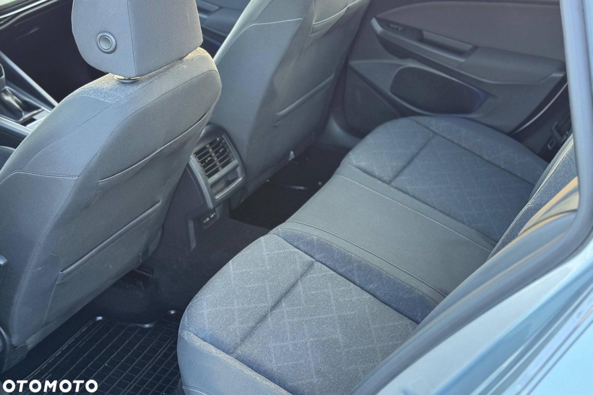 Volkswagen Golf VIII 1.5 TSI EVO Life - 27