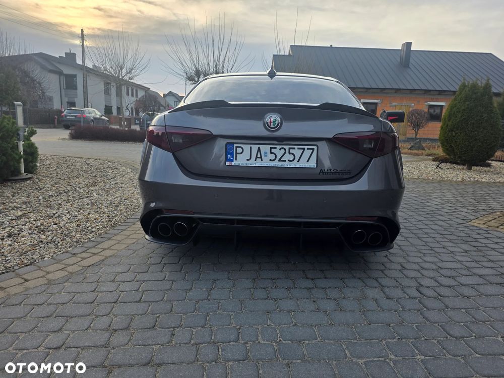 Alfa Romeo Giulia 2.9 V6 Bi-Turbo AT8 Quadrifoglio - 12