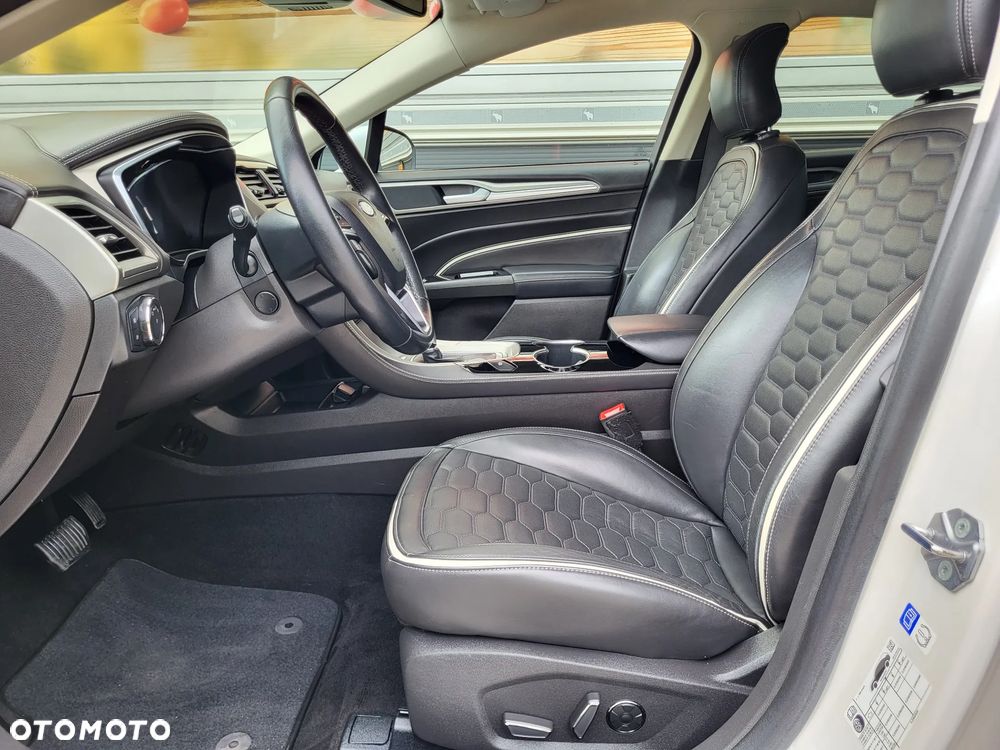 Ford Mondeo 2.0 Hybrid Vignale Plus - 16