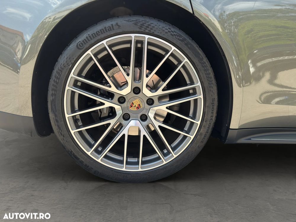Porsche Panamera 4 - 22