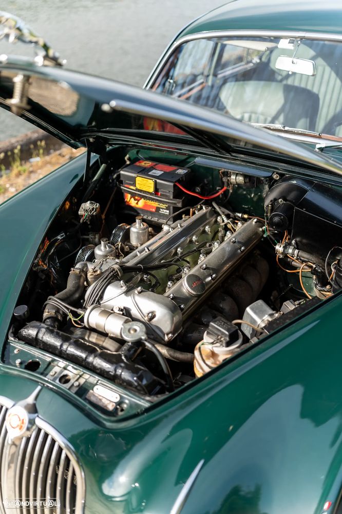 Jaguar MK II - 24