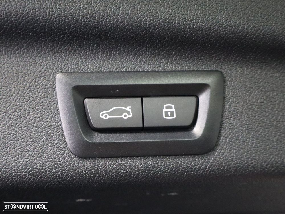 BMW 218 Active Tourer i Auto - 29