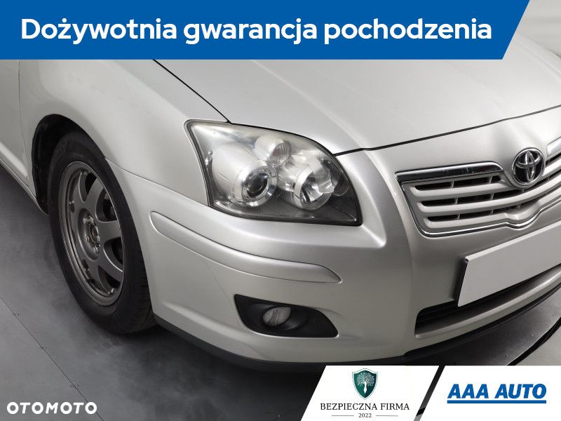 Toyota Avensis - 20