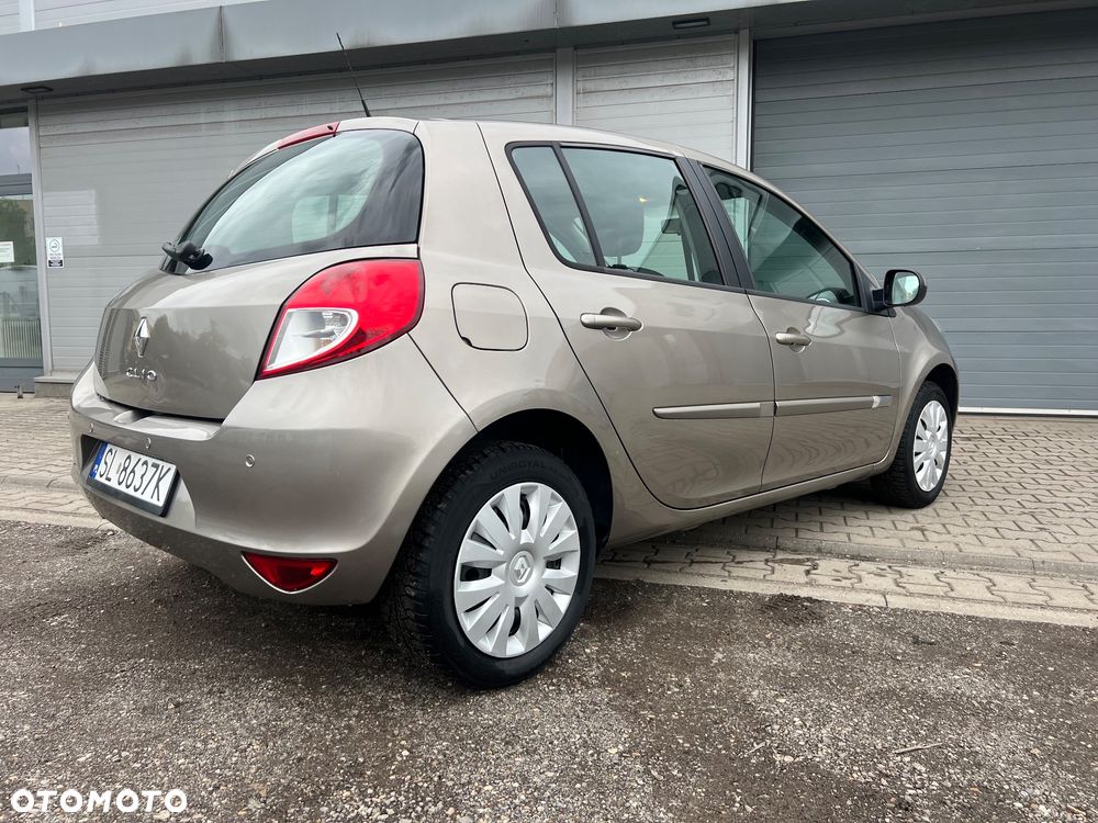 Renault Clio 1.2 16V Alize - 15