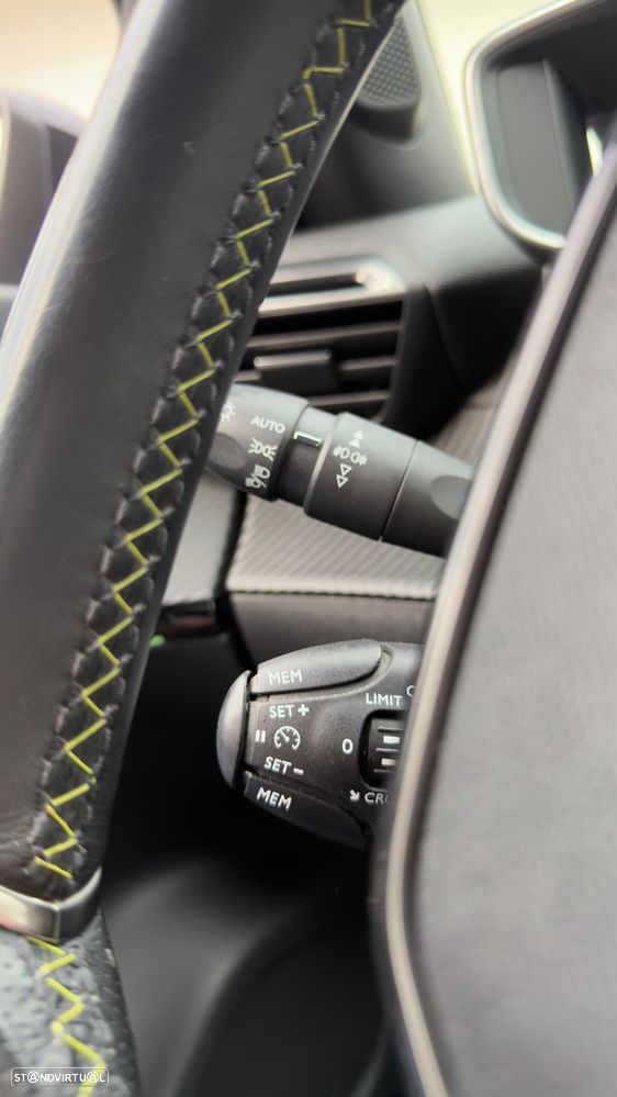 Peugeot 2008 1.2 PureTech GT Line - 18