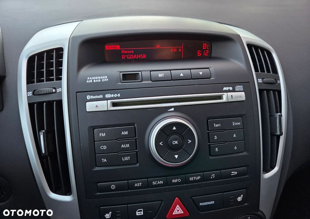 Kia Ceed 1.4 CVVT Attract - 26