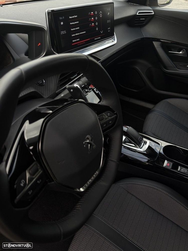 Peugeot 2008 1.2 PureTech Allure Pack EAT8 - 5