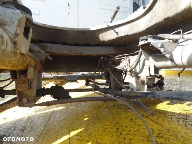 MB 100 W631 SZYBA DRZWI LEWA - 4