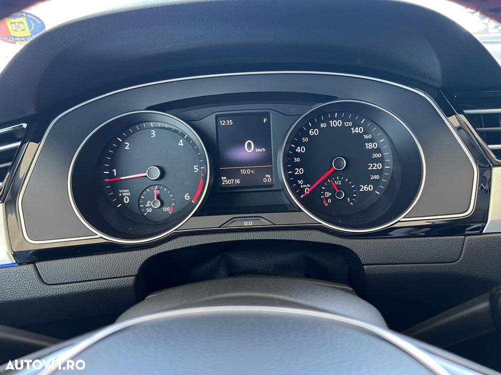 Volkswagen Passat 2.0 TDI DSG Highline - 13