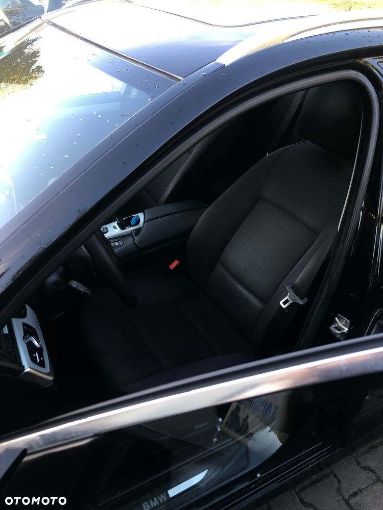 BMW Seria 5 525d Touring - 10