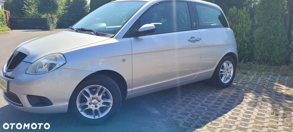 Lancia Ypsilon 1.2 8v - 23