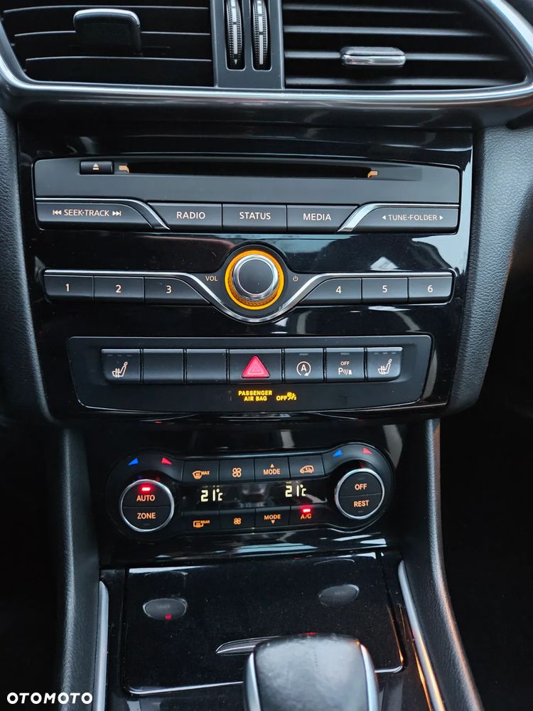 Infiniti Q30 2.2d DCT Sport - 30