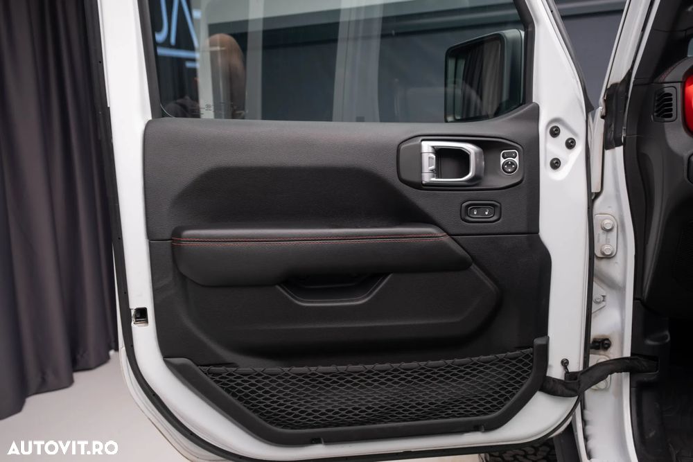 Jeep Wrangler 2.0 Turbo AT8 Rubicon - 29