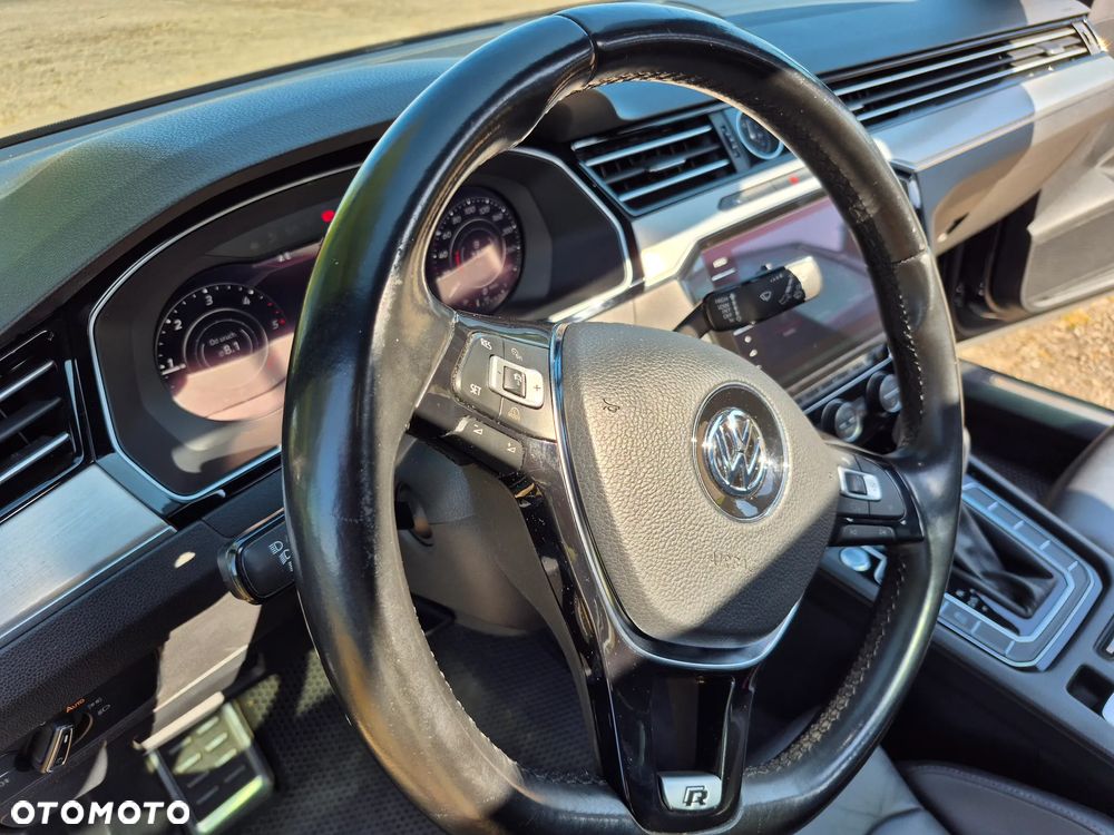 Volkswagen Passat 2.0 TDI Bi-Turbo BMT 4Mot Highline DSG - 12