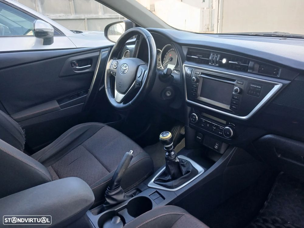 Toyota Auris Touring Sports 1.4 D-4D Com+P.Sport - 8