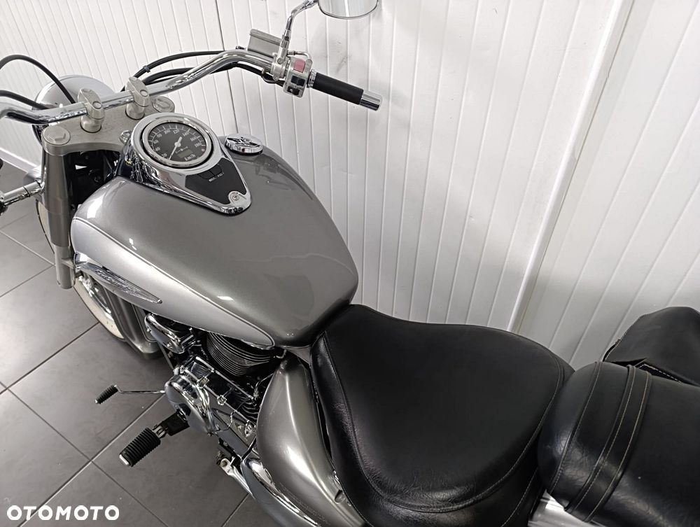 Suzuki VL 800 Volusia - 11