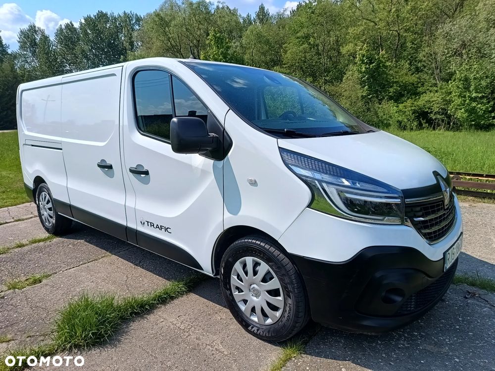 Renault Trafic L2H1 2.0 diesel 145kM 2019rok WEBASTO, CZUJNIKI PARKOWANIA, HAK, NIEWIELKI PRZEBIEG stan BDB, BEZWPADKOWY! - 4