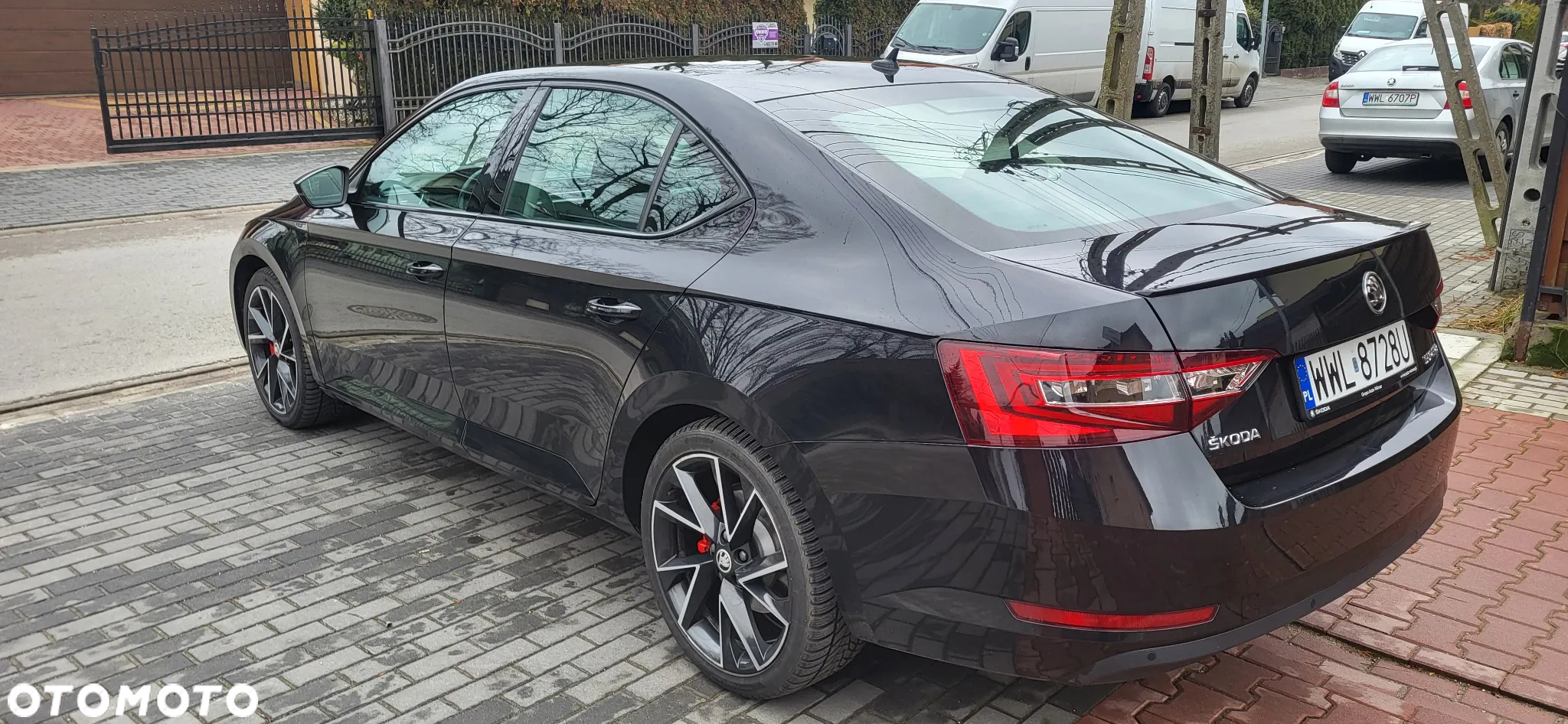 Skoda Superb 2.0 TSI Active DSG - 3