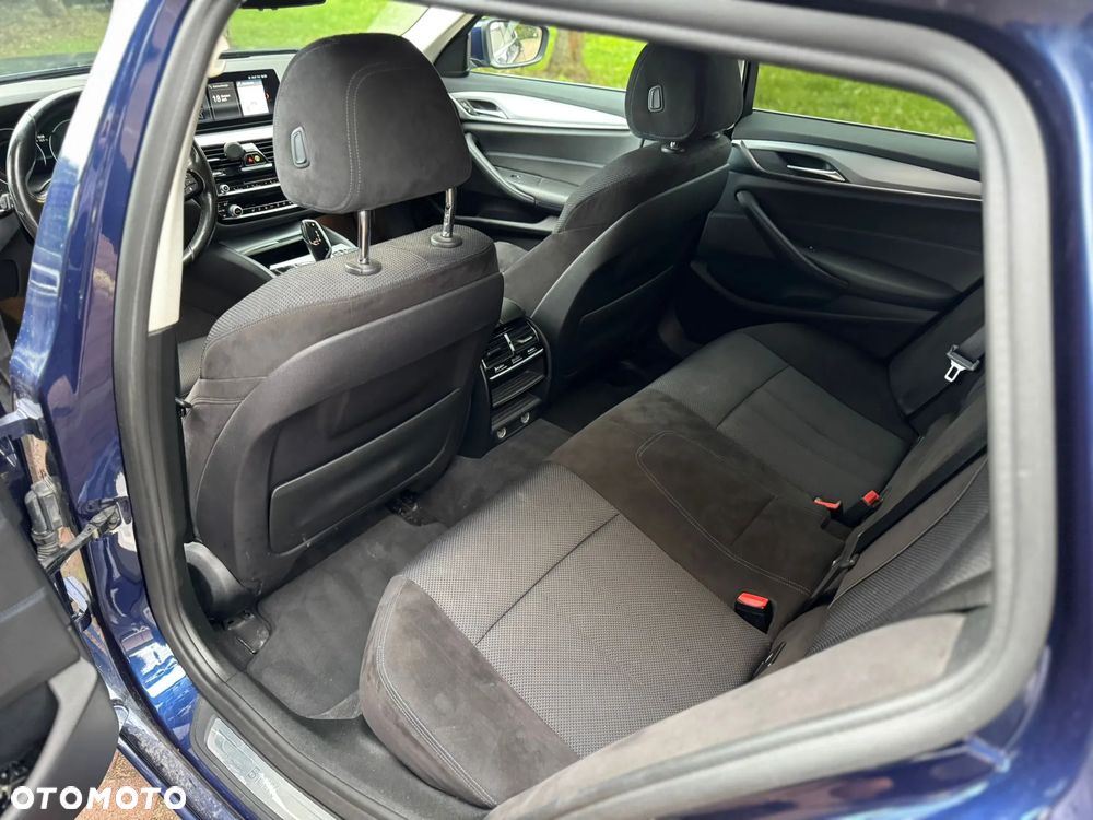 BMW Seria 5 530d xDrive Touring Sport Line - 25