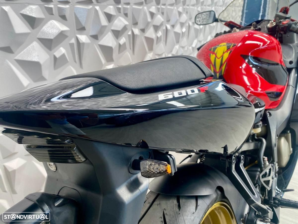 Honda CBR 600 F Sport (F4i) - 11