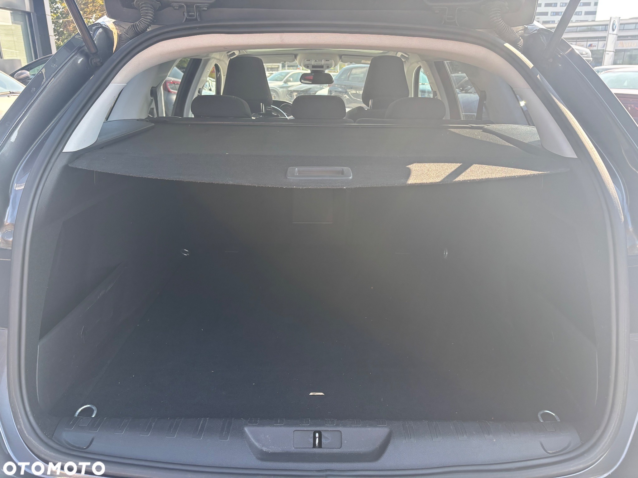 Peugeot 308 1.2 PureTech GPF Allure S&S - 6