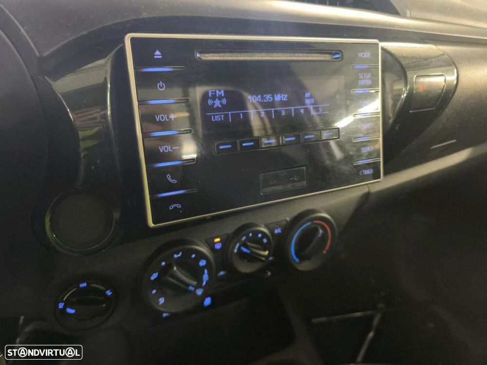 Toyota Hilux 2.4 D-4D 4WD CS CH c/iva - 4