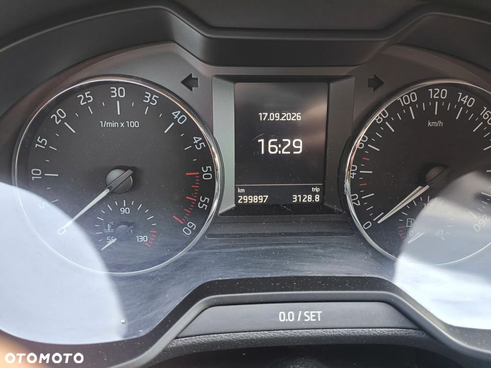 Skoda Octavia 1.6 TDI Ambition DSG - 8