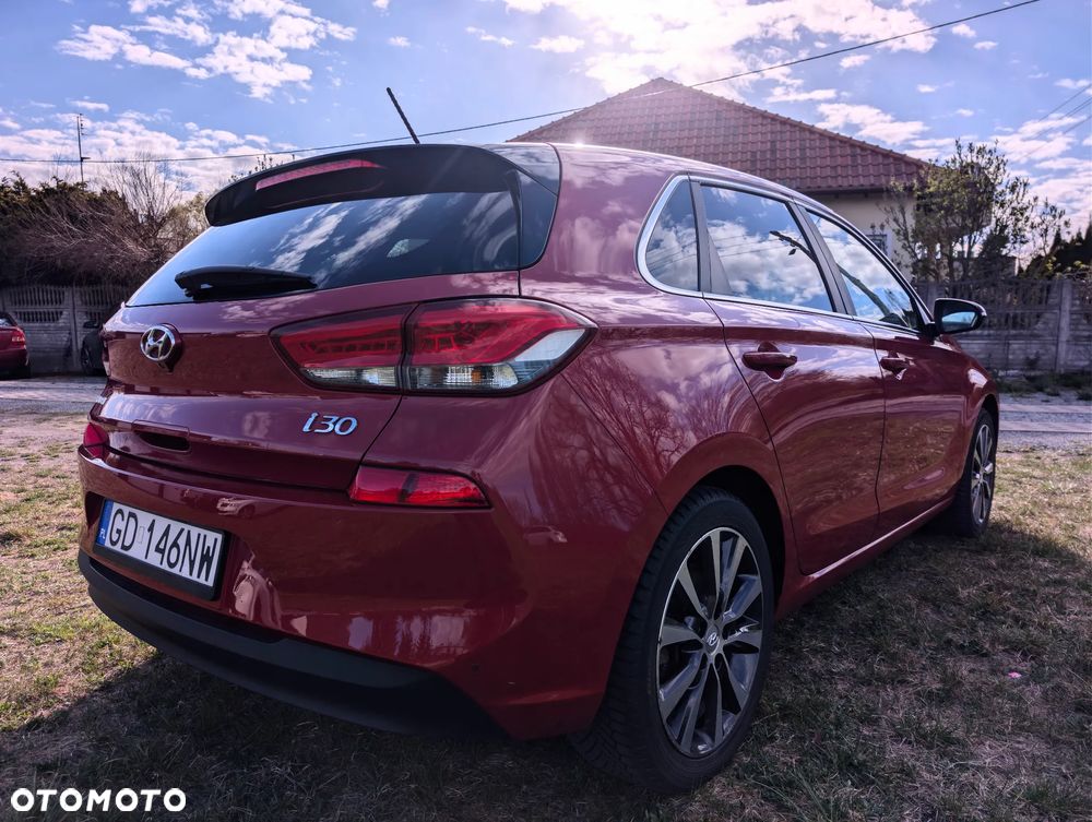 Hyundai i30 1.6 D Premium DCT - 4