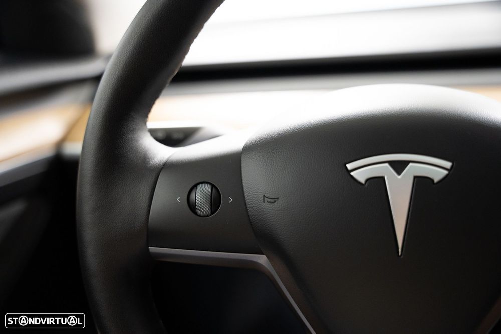 Tesla Model 3 Long-Range Dual Motor AWD - 17