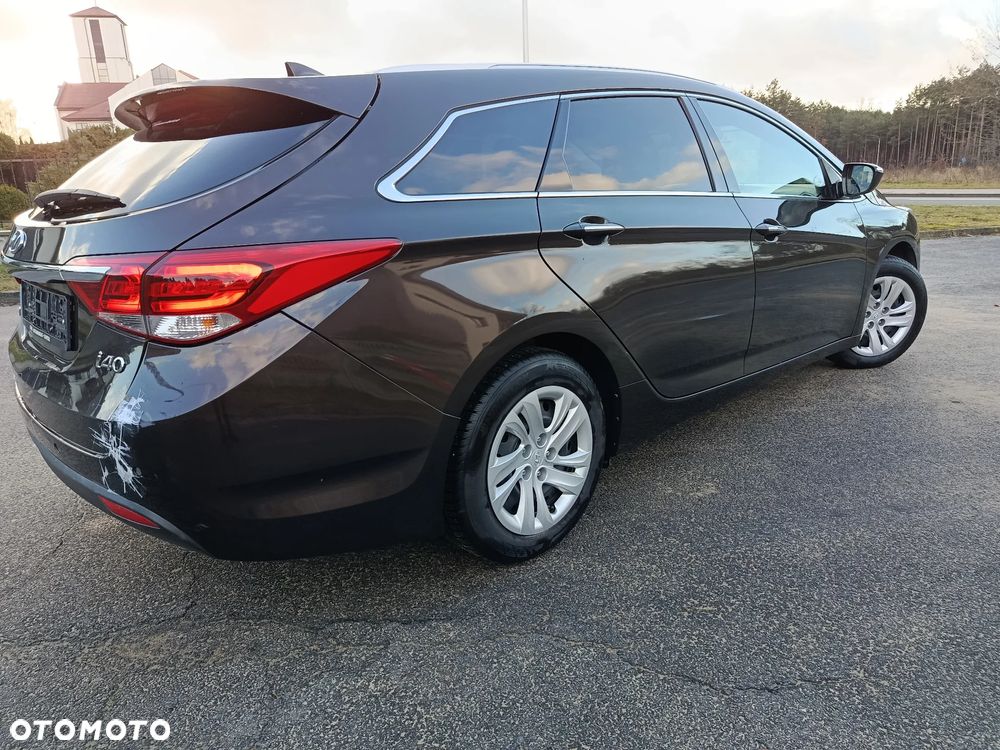 Hyundai i40 Kombi blue 1.6 Family+ - 24