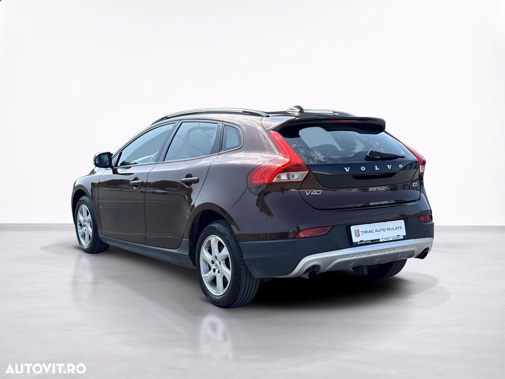 Volvo V40 D3 Geartronic Kinetic - 4