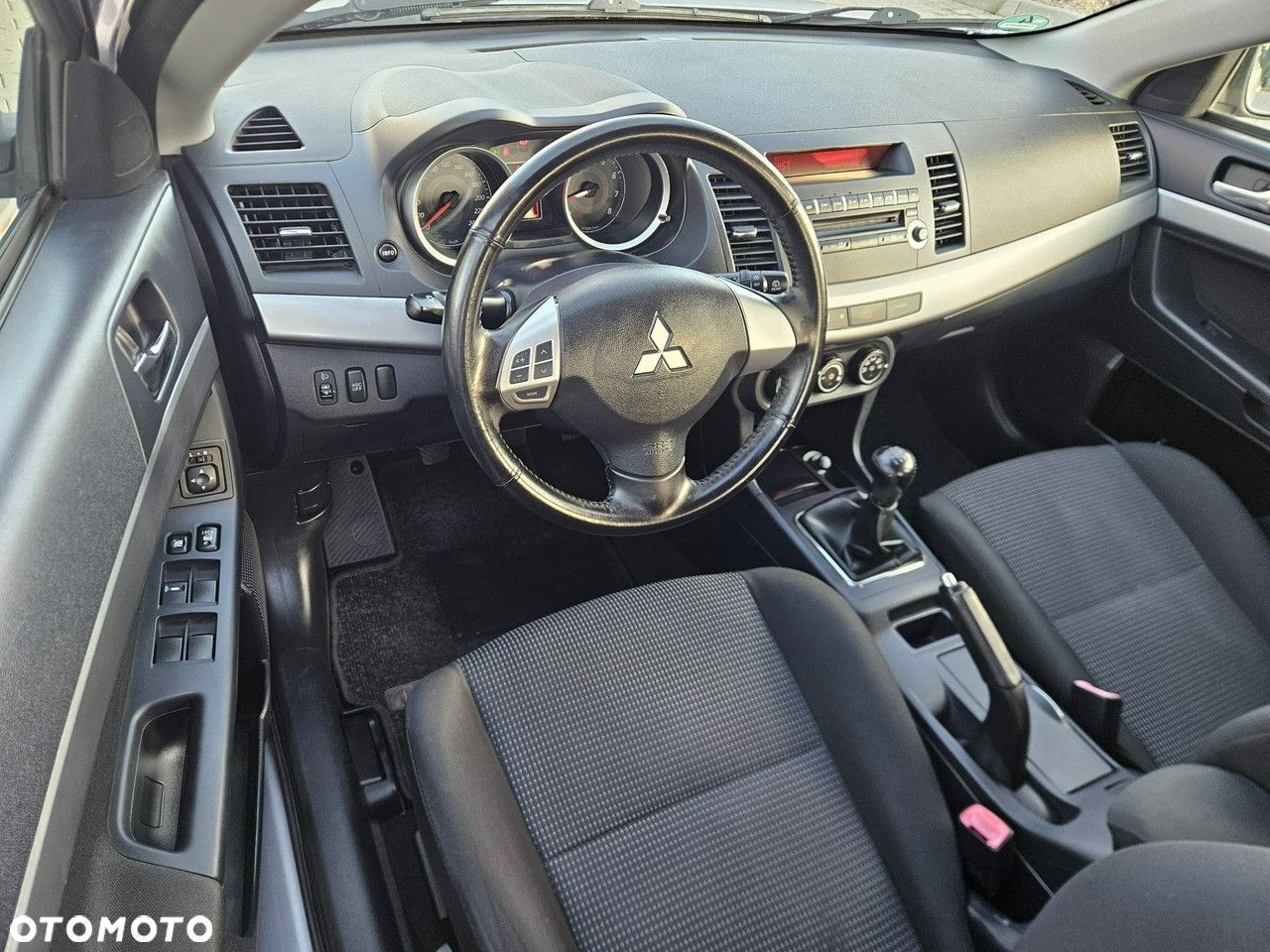 Mitsubishi Lancer 1.5 Inform - 8