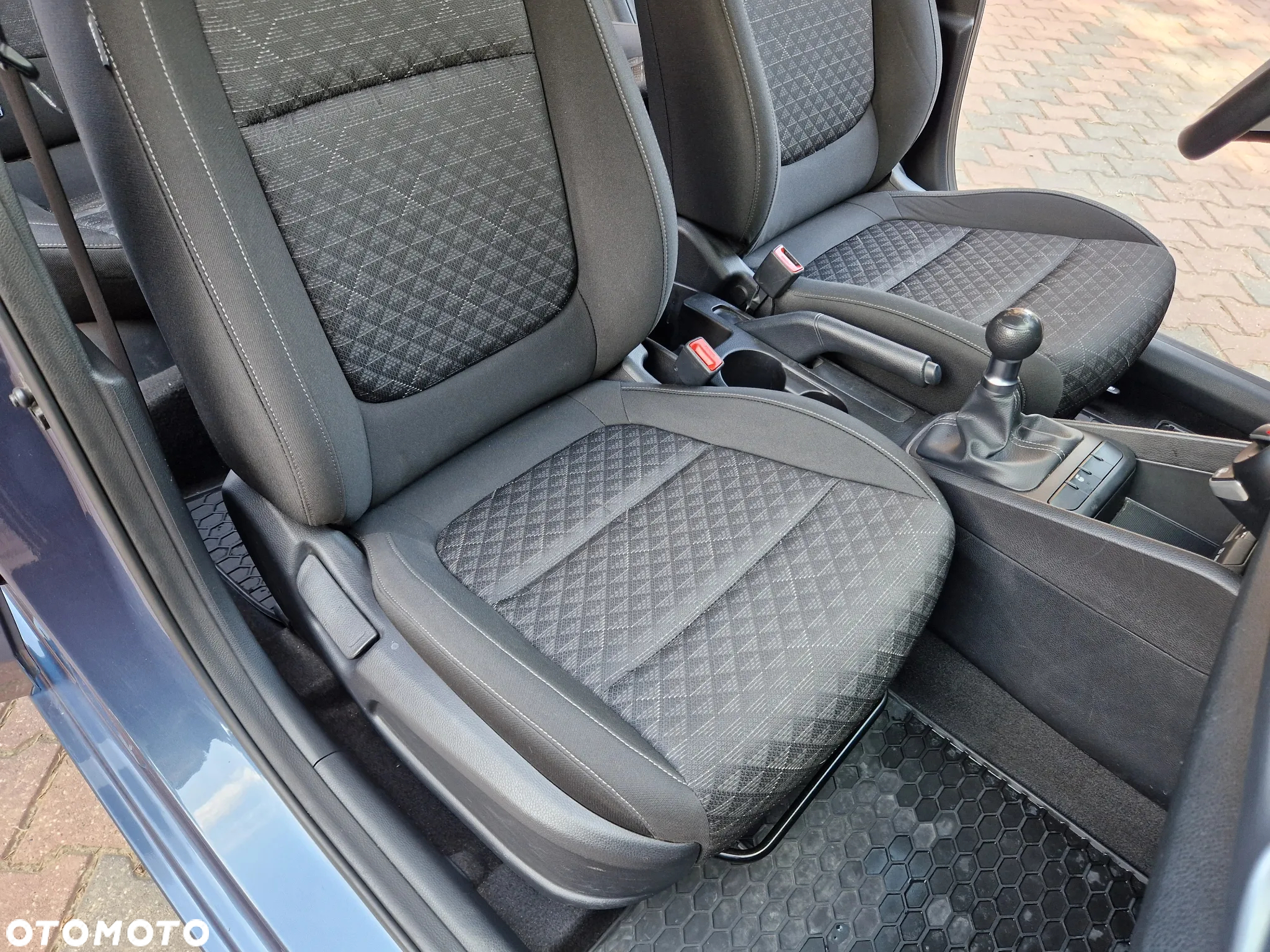 Kia Rio 1.2 L - 25