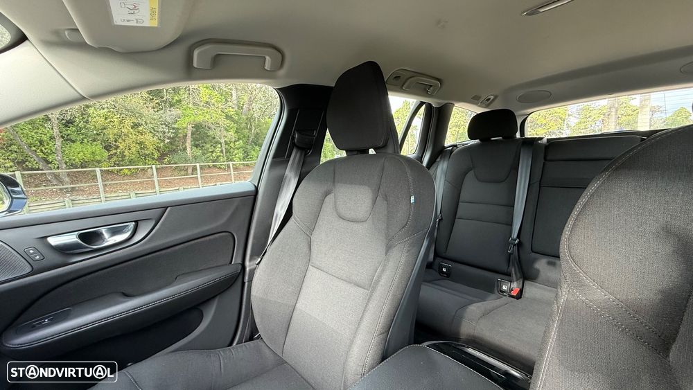 Volvo V60 2.0 T8 AWD TE Momentum - 23