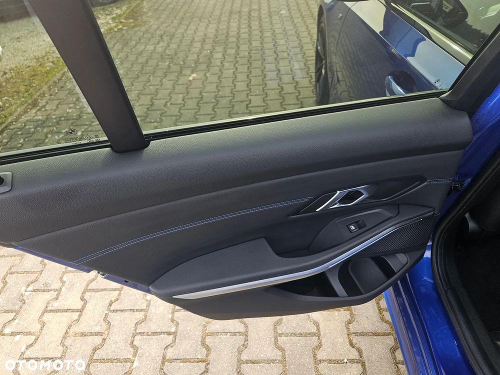 BMW Seria 3 320d xDrive M Sport Shadow - 18