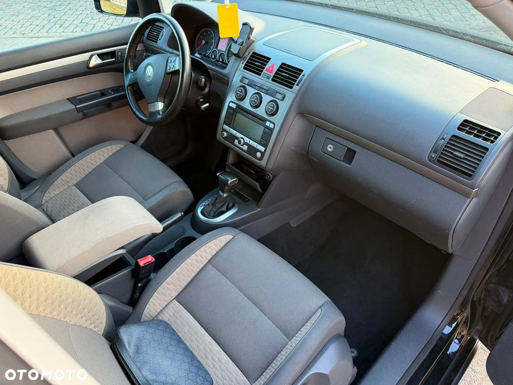 Volkswagen Touran 1.4 TSI DSG Cross - 23