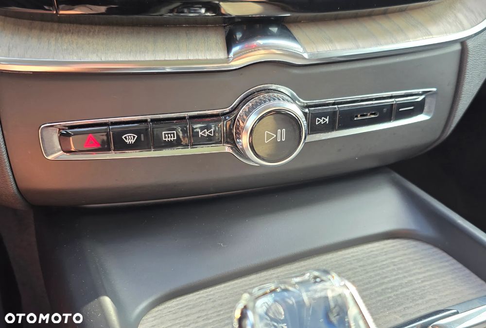 Volvo XC 60 B4 D AWD Geartronic Inscription - 23