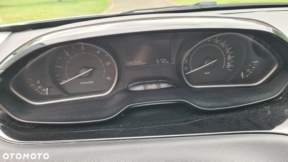 Peugeot 208 1.6 BlueHDi Active - 11