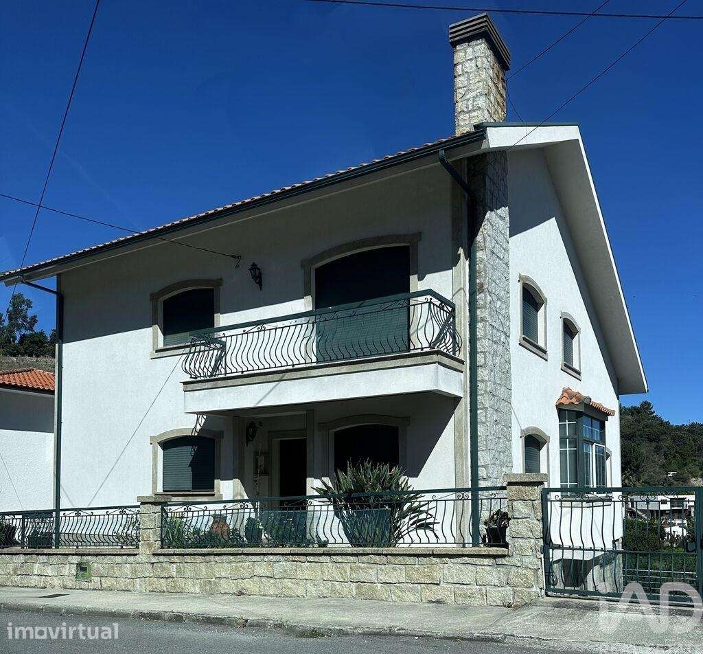 Casa / Villa T4 em Lamego de 288 m2 - Grande imagem: 2/30