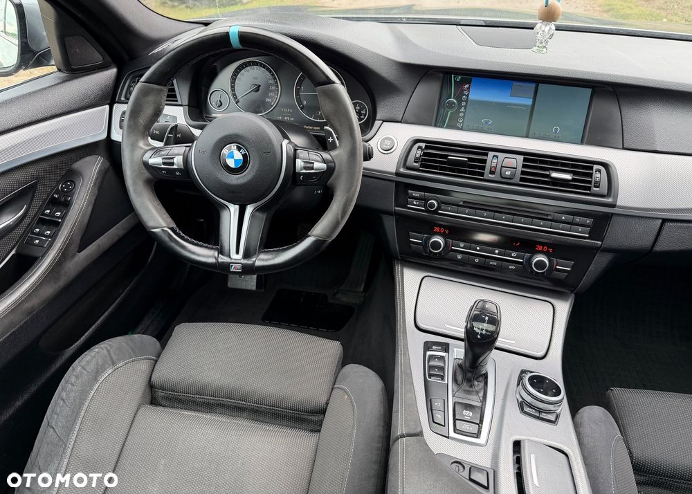 BMW Seria 5 525d Sport-Aut - 27