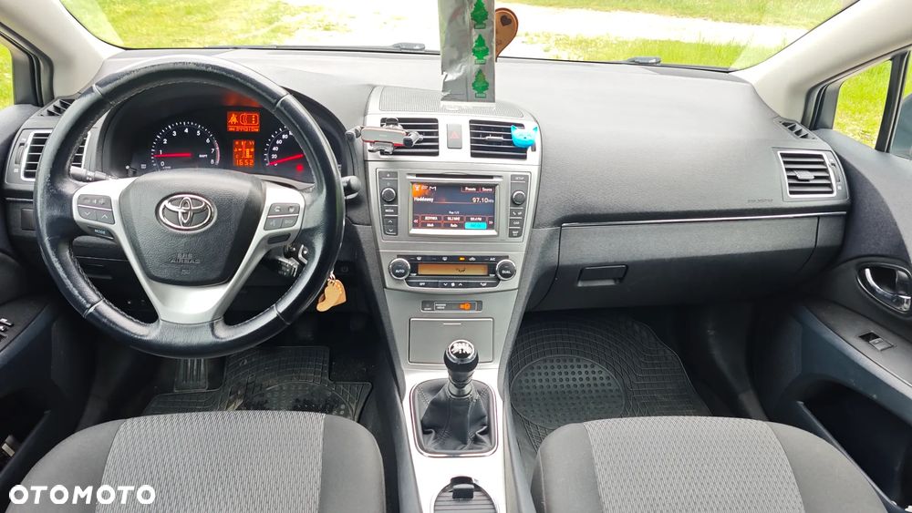 Toyota Avensis - 11