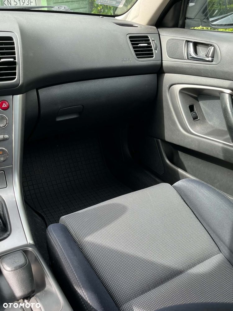 Subaru Legacy 2.0 4WD - 23