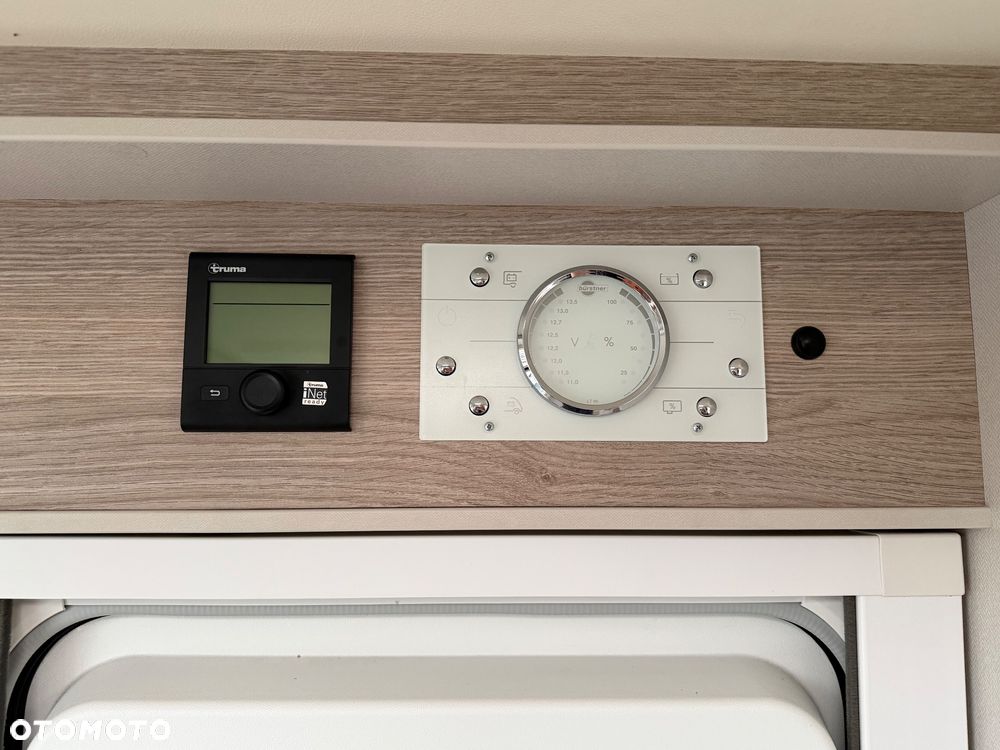 Ford Burstner Lineo T 690 - 12