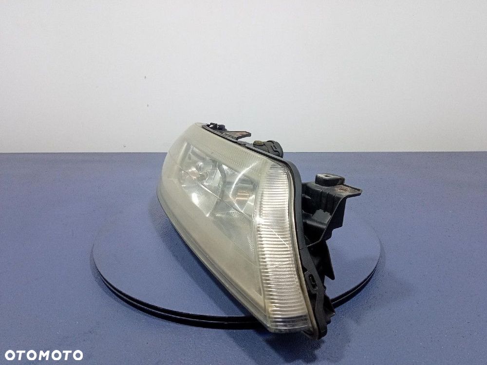 RENAULT LAGUNA II 01- REFLEKTOR PRAWY LAMPA XENON EU 8200163324 - 2