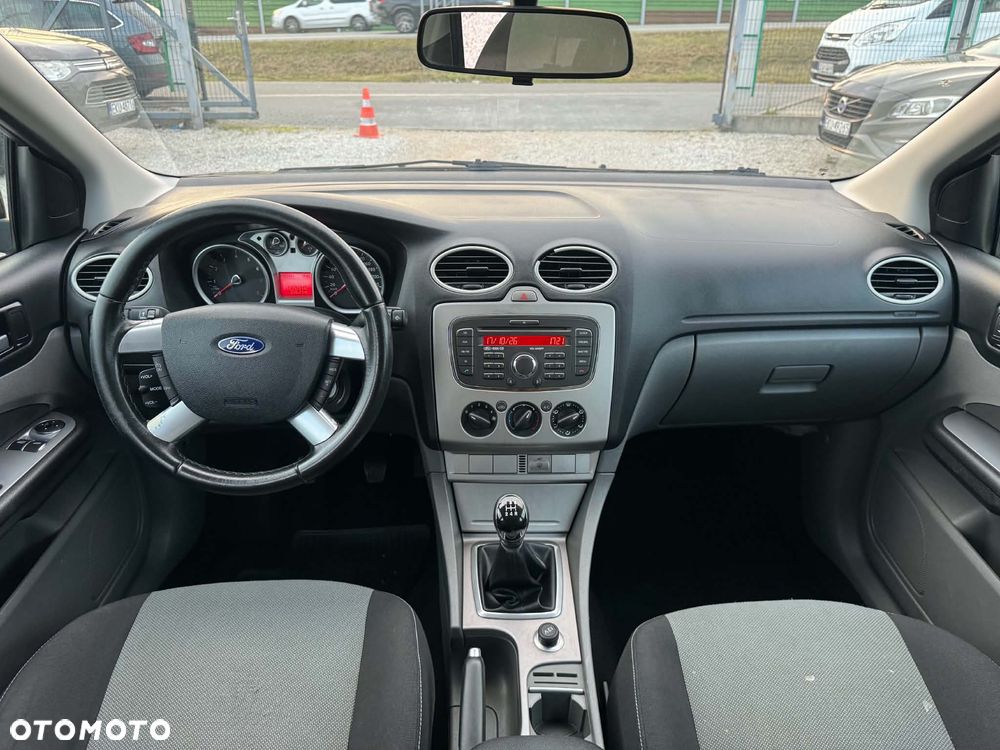 Ford Focus - 32